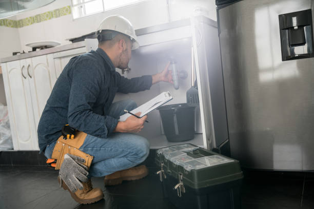 Best Local Plumber Services  in Country Clu, CA